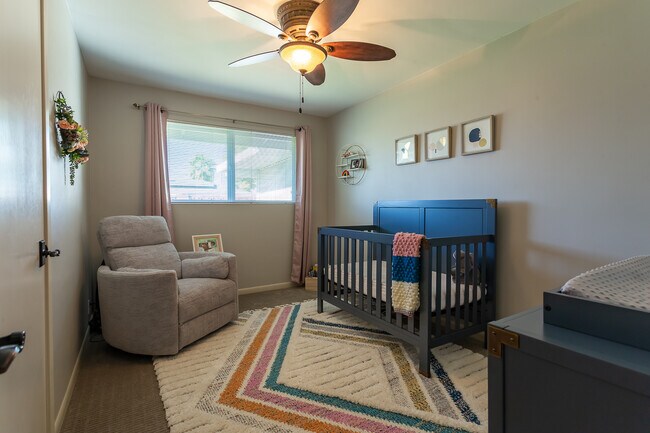 Guest Bedroom - 2040 W Cambridge Ave