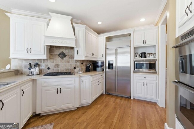 Building Photo - 200 Azalea Cove Ln