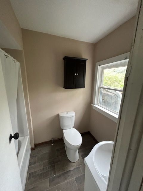 Building Photo - 1806 E Main St