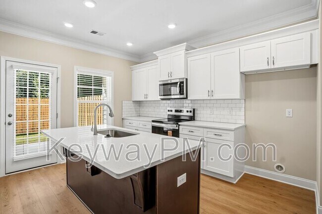 Building Photo - 3109 Venetian Dr