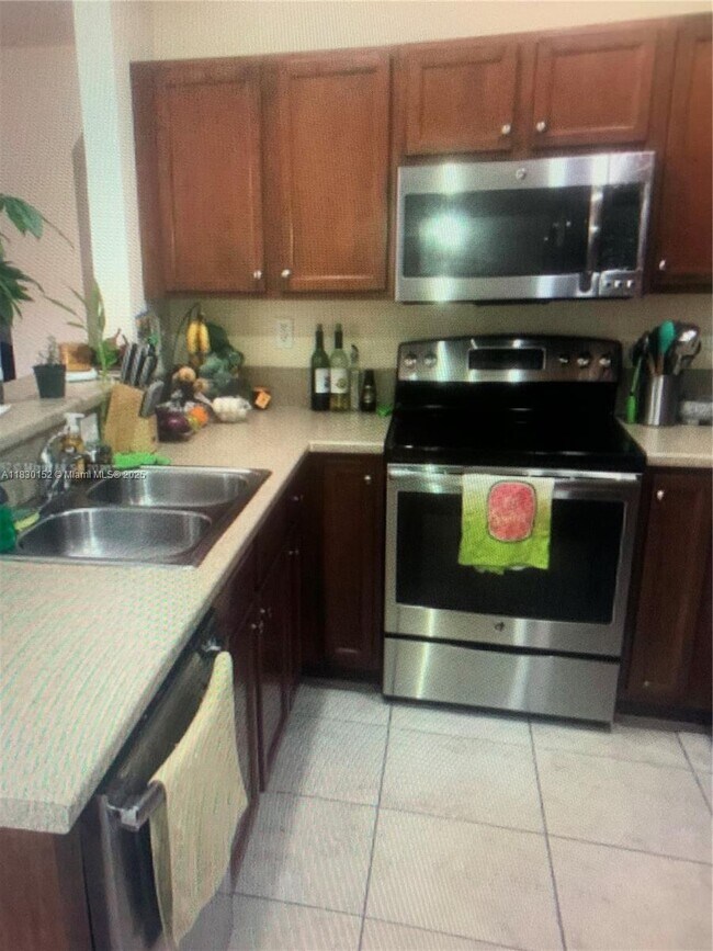 Building Photo - 9391 SW 171st Ct