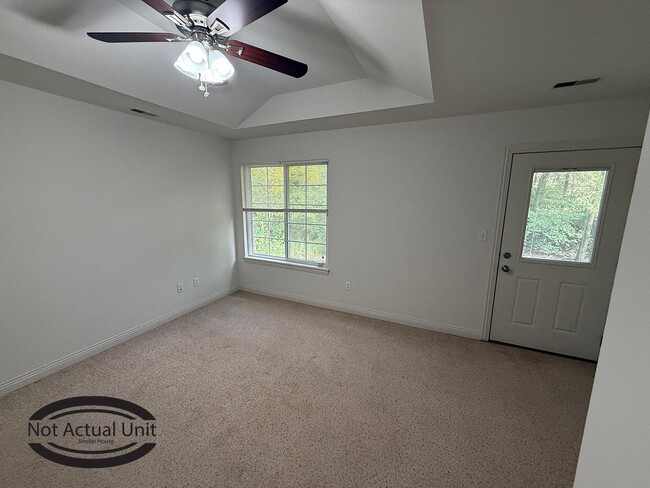 Building Photo - 7437 Noah Ct