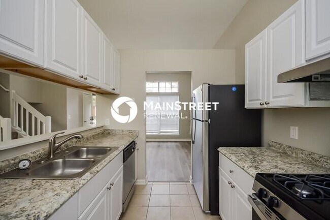 Building Photo - 3 Bedroom Pet-Friendly Home in Lithonia, GA with Main Street Renewal