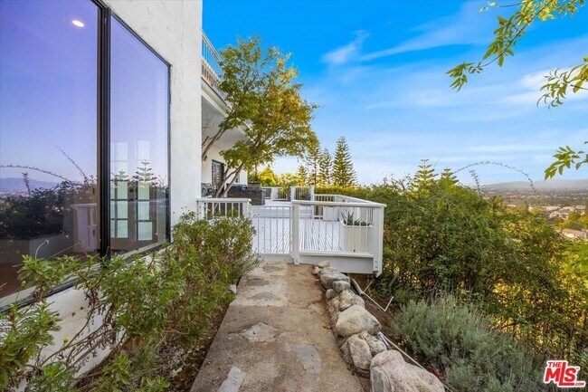 Building Photo - 3630 Roberts View Pl