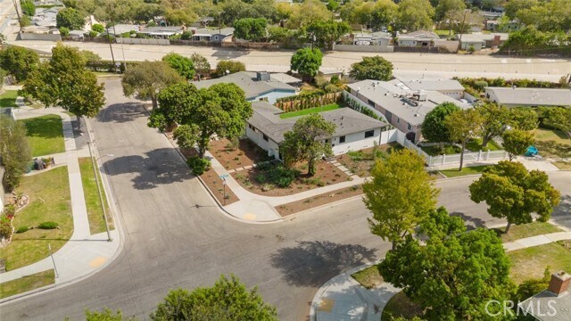 Building Photo - 6021 E Oakbrook St