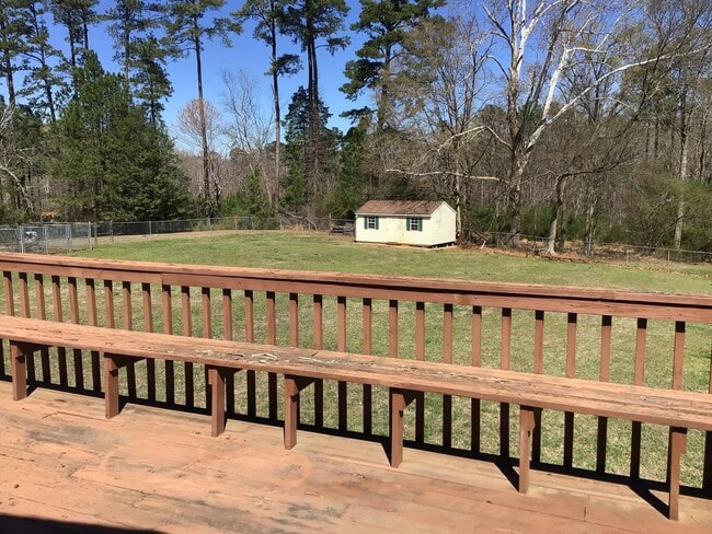 Building Photo - Spacious Ranch Home on 2.35 Acres – Private Setting with Endless Potential