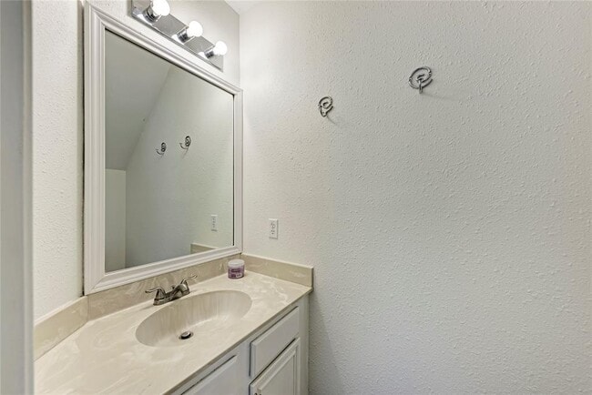 Building Photo - 1009 Riverlawn Dr