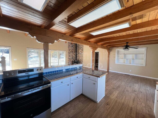 Building Photo - 2500 SW 83rd St