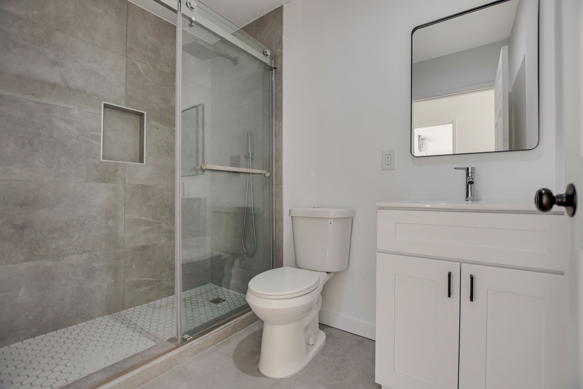 Building Photo - 2005 21st St