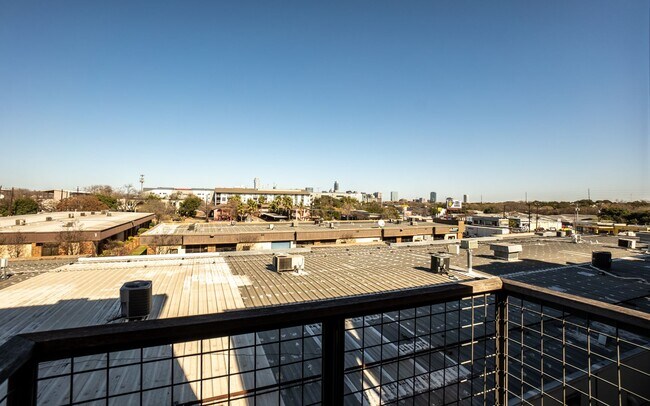 Building Photo - 1702 S Lamar Blvd