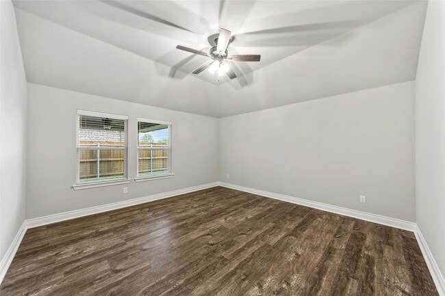 Building Photo - 1301 Brad Kellar Dr