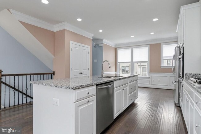 Building Photo - 3697 Ambrose Hills Rd