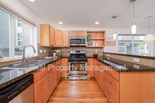 Building Photo - 1145a N 91st St