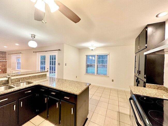 Building Photo - 2020 Allenby Rd