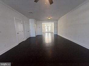 Building Photo - 602 D St