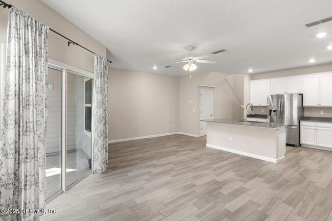 Building Photo - 12692 Josslyn Ln