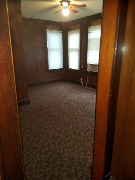 Building Photo - 319 N Doak St