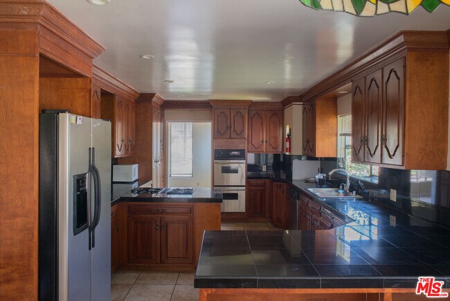 Building Photo - 8300 Regis Way