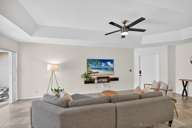 Building Photo - 3387 Commodore Ct