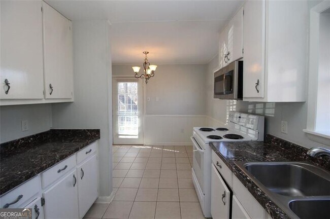 Building Photo - 9240 Nova Dr