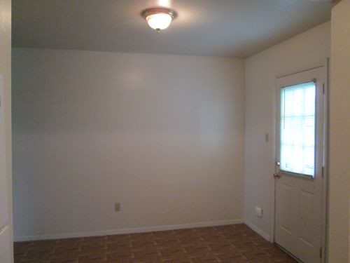 Building Photo - 1127 Chisholm Cir