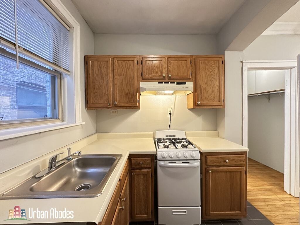 Building Photo - 4224 N Paulina St