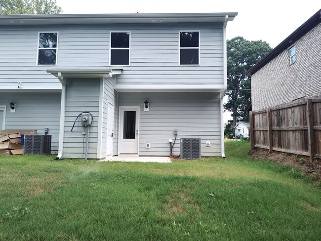 Building Photo - New Build end-unit townhome in the Druid H...