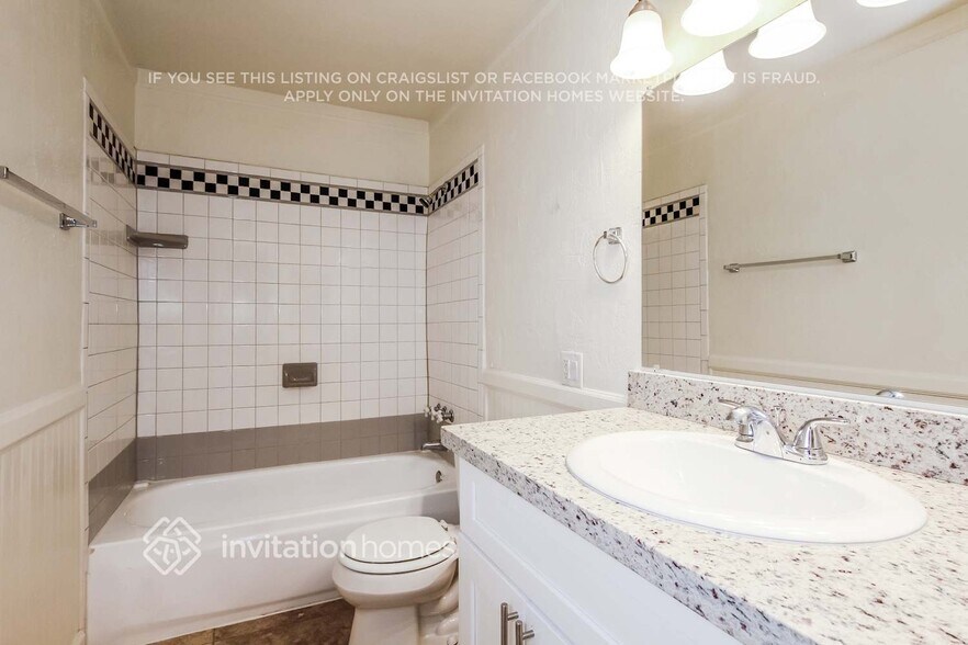 Building Photo - 15218 N 38th St