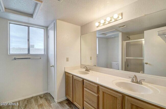 Building Photo - 8834 W Michelle Dr