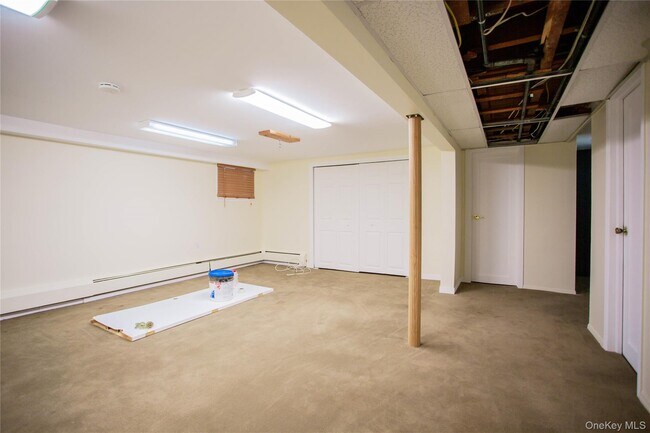 Building Photo - 193 Nassau Blvd