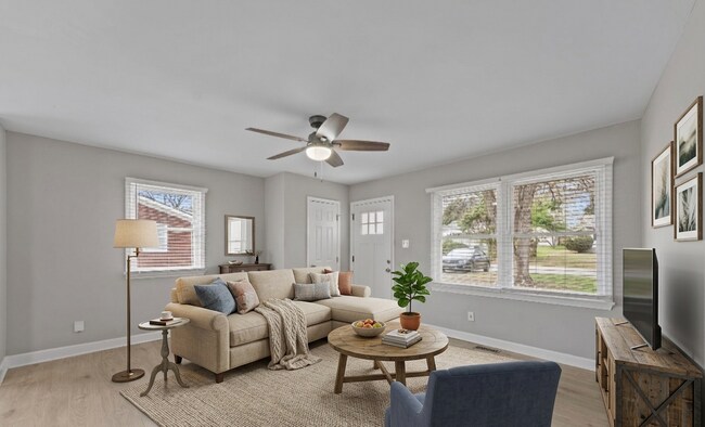 Building Photo - 1910 Hilldale Dr