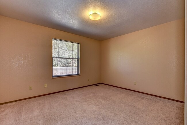 Building Photo - Nice 3-bedroom home in Prescott home for rent!