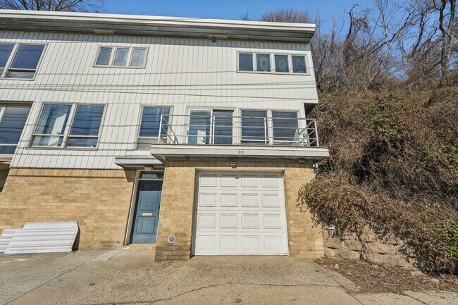 Building Photo - 65 HACKENSACK PLANK Rd