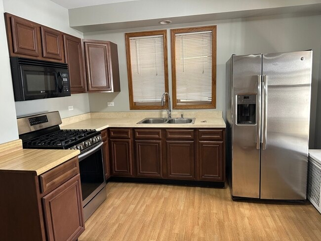 Building Photo - 1304 S 50th Ave