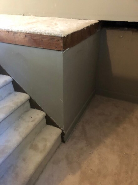 Building Photo - 13934 Montrose St