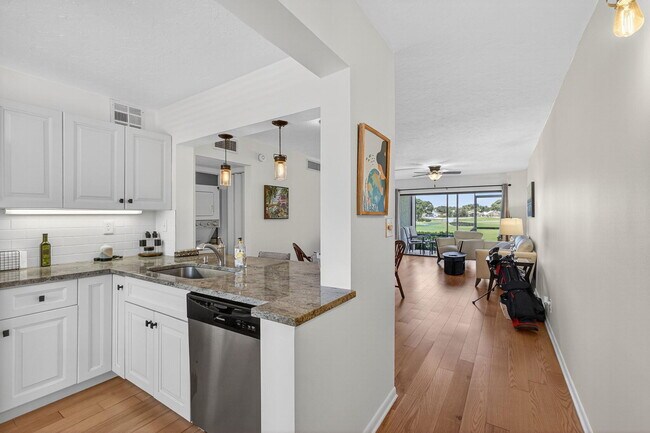Building Photo - 12790 Briarlake Dr