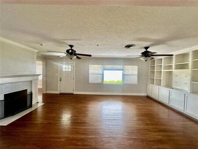 Building Photo - 1300 Lake Ariana Blvd
