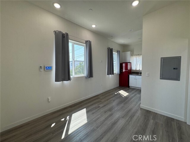 Building Photo - 209 Serrano Ave