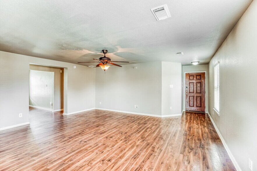 Building Photo - 20639 Tealbrook Dr