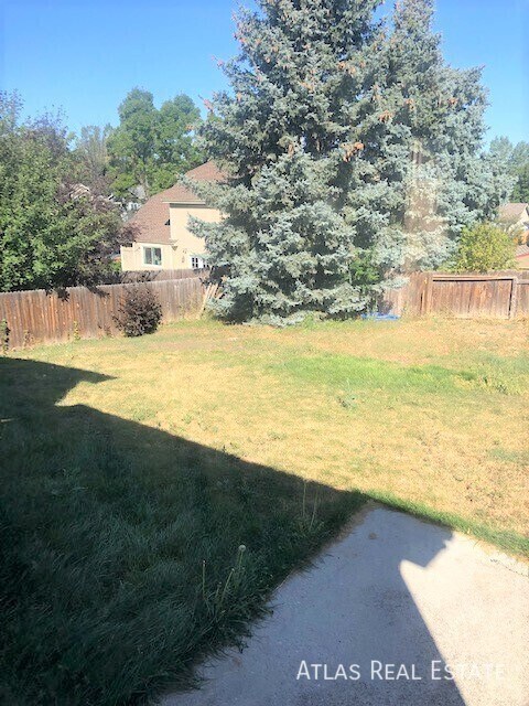 Building Photo - 3820 Dolphin Cir