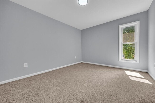 Building Photo - 408 Mt Vernon St