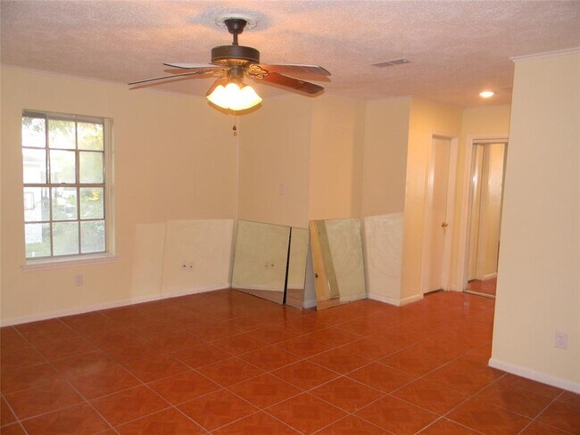 Building Photo - 8100 Leonora St