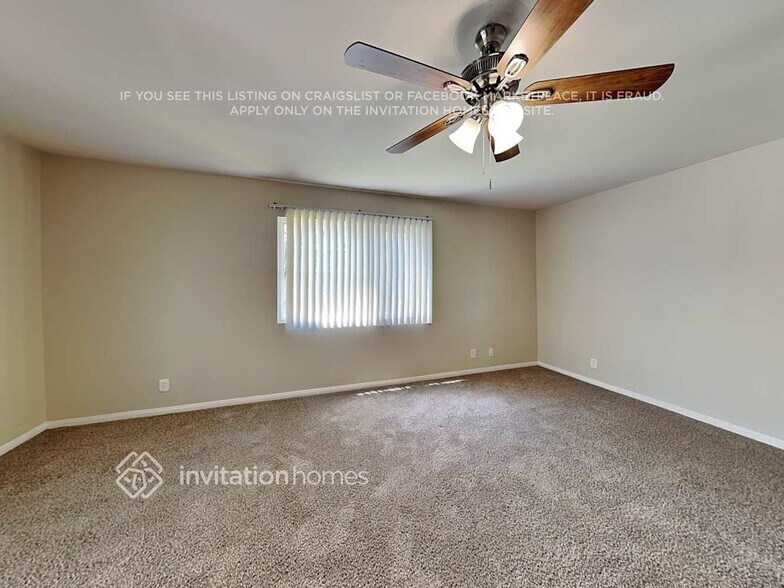 Building Photo - 7943 Lasaine Ave