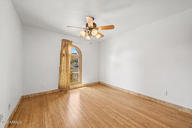 Building Photo - 5403 S Heather Dr