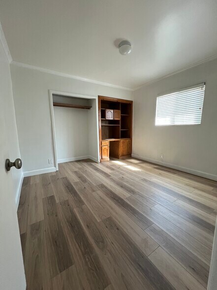 Bedroom 1 - 511 E 213th St