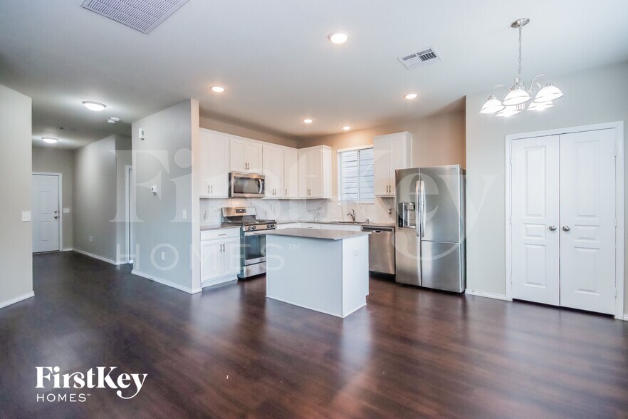 Building Photo - 4411 Windmill Run Dr