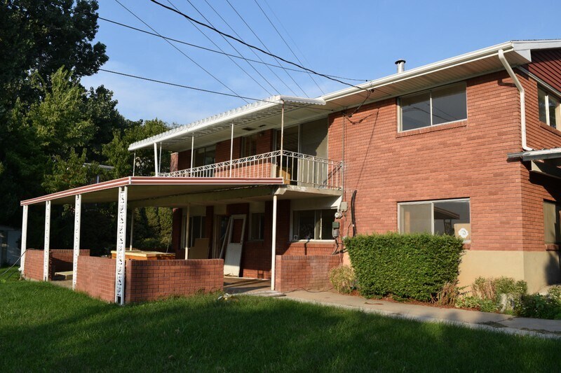 Building Photo - 4105 Edgehill Dr