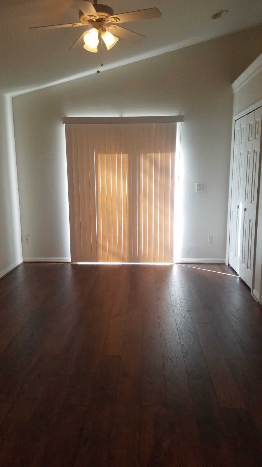 Master bedroom - 2306 S Bumby Ave