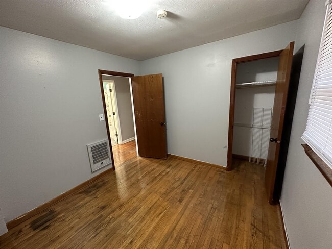 Building Photo - 1312 Ledford St