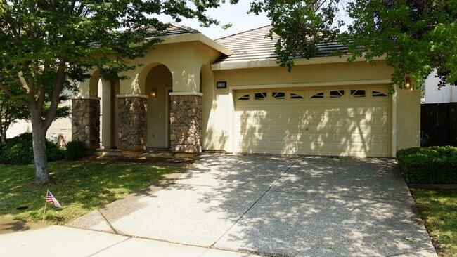 Building Photo - Spacious 3 bedroom 2 bath home in Rancho Cordova!!